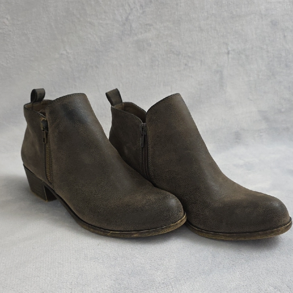 Hot Tomato Brown Ankle Booties Womens Size 8 Side Zip Low Heel Distressed Look